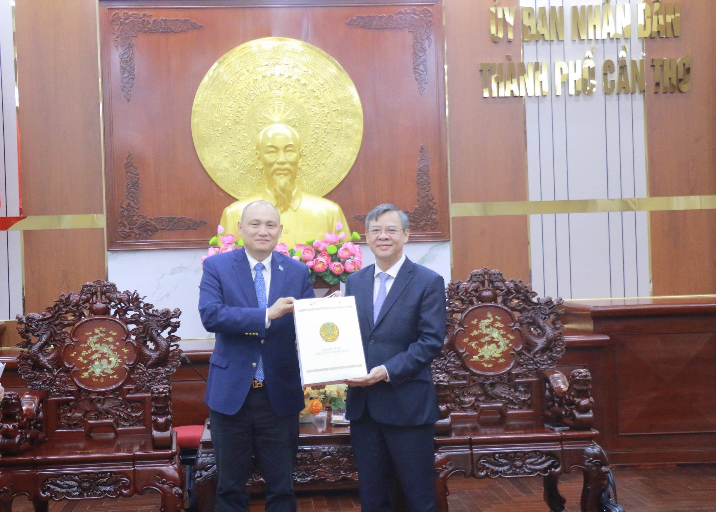 Lãnh đạo thành phố tiếp Đoàn công tác Cộng hòa Kazakhstan